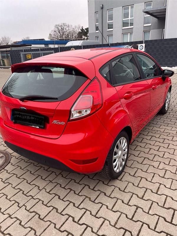 Gebraucht Ford Fiesta Trend 60 PS (44 kW) 2016 Rot Kleinwagen