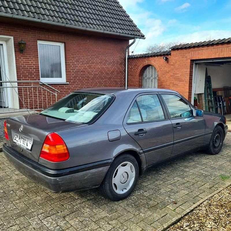 Gebraucht Mercedes 180 122 PS (89 kW) 1995 Limousine