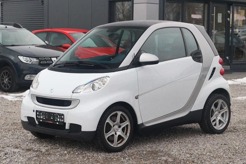 Weiß Gebraucht 2012 Smart ForTwo Coupé Coupé | 3.890 € (Guter Preis) - Bild 1/4