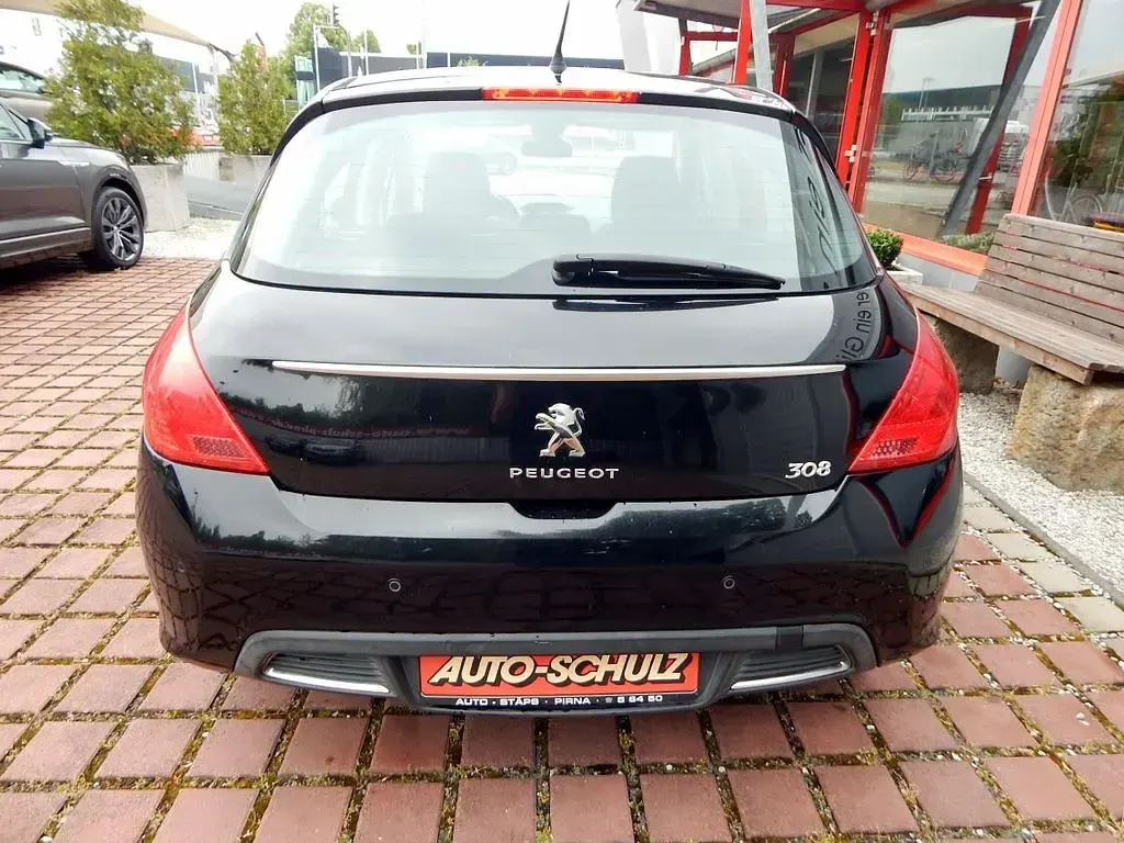 Gebraucht Peugeot 308 Allure 120 PS (88 kW) 2013 Schwarz Limousine