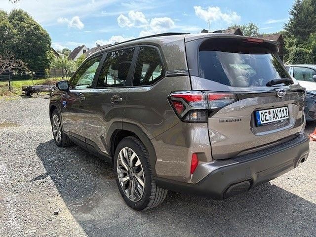 Gebraucht Subaru Forester Platinum 136 PS (100 kW) 2025 Brilliant bronze SUV
