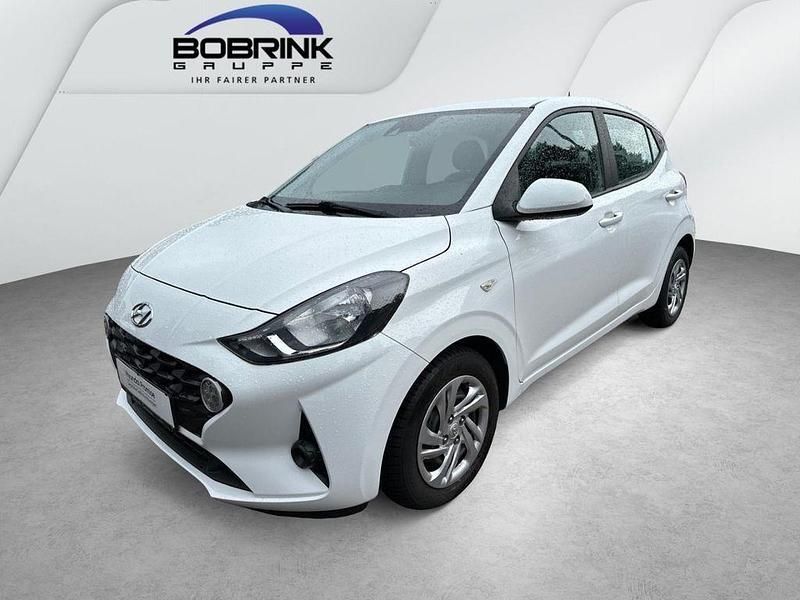 Weiß Gebraucht 2022 Hyundai i10 Select Kleinwagen | 11.990 € (Guter Preis) - Bild 1/4