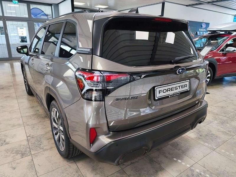 Neu Subaru Forester Platinum 136 PS (100 kW) 2026 Brilliant bronze SUV