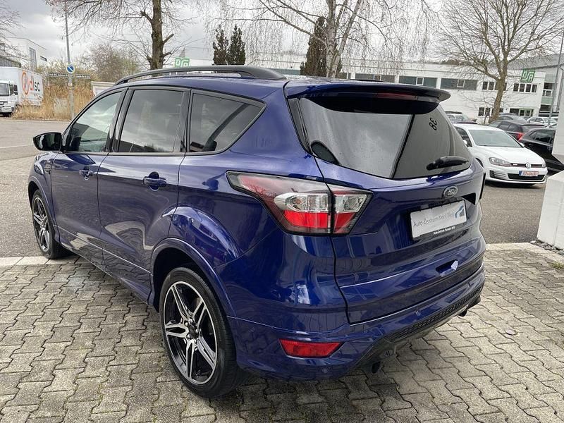 Gebraucht Ford Kuga ST-Line 182 PS (133 kW) 2017 Deep impact blue (metallic) SUV