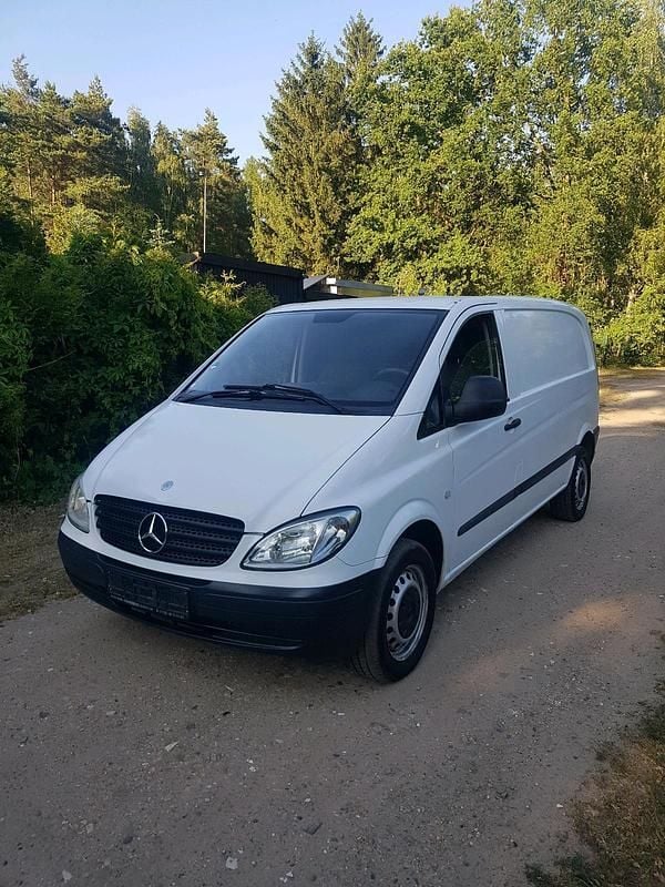 Weiß Gebraucht 2005 Mercedes Vito Van / Kleinbus | 2.600 € (Guter Preis) - Bild 1/4