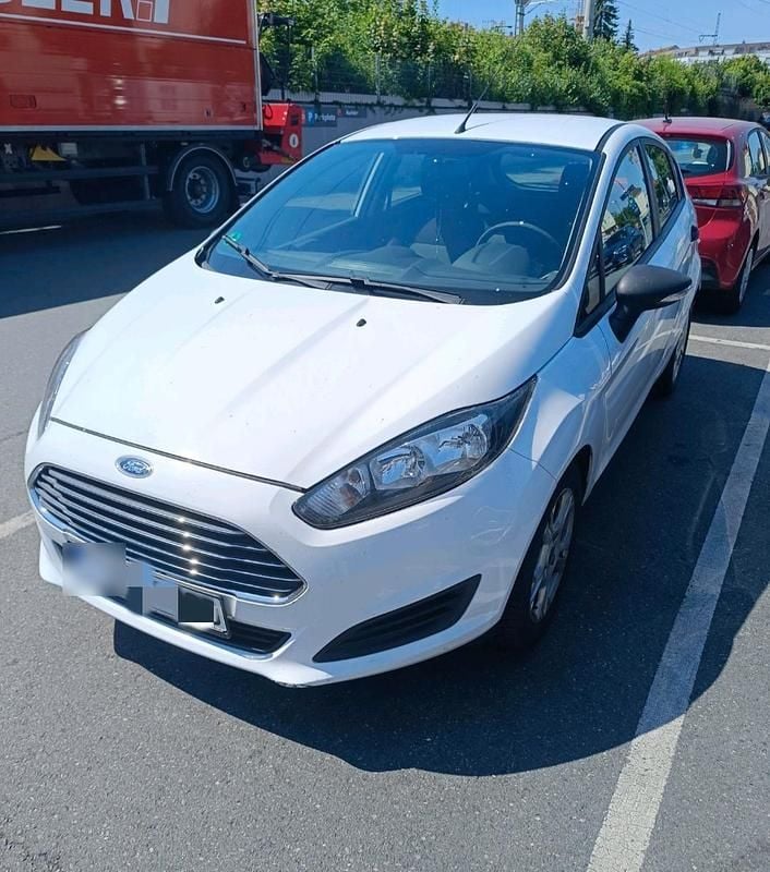 Gebraucht Ford Fiesta 60 PS (44 kW) 2015 Weiß Limousine