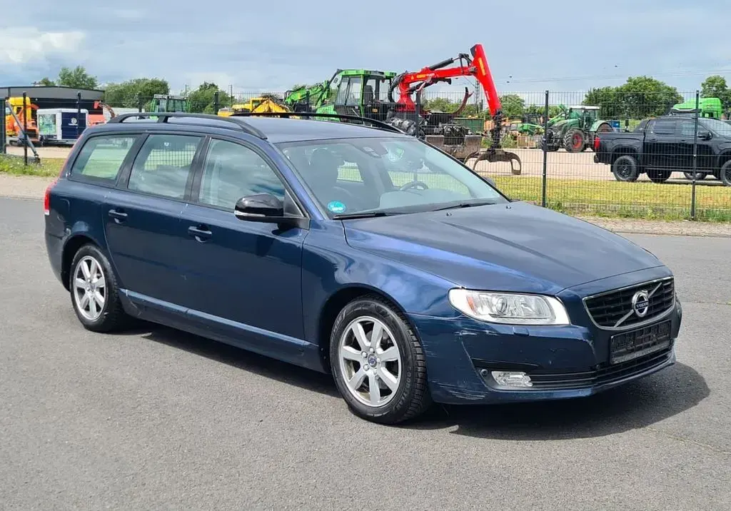 Gebraucht Volvo V70 Linje Svart 181 PS (133 kW) 2015 Blau Kombi