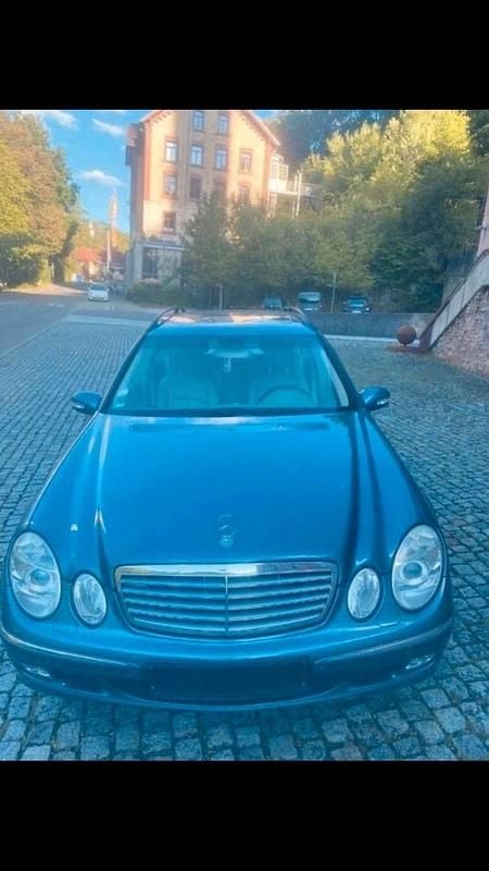 Blau Gebraucht 2004 Mercedes E220 Kombi | 3.000 € (Fairer Preis) - Bild 1/4
