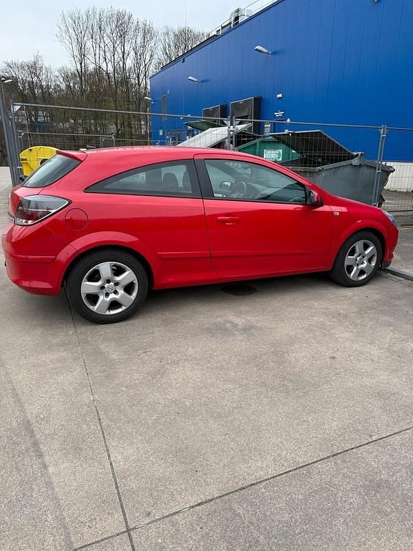 Gebraucht Opel Astra GTC 105 PS (77 kW) 2007 Rot Coupé