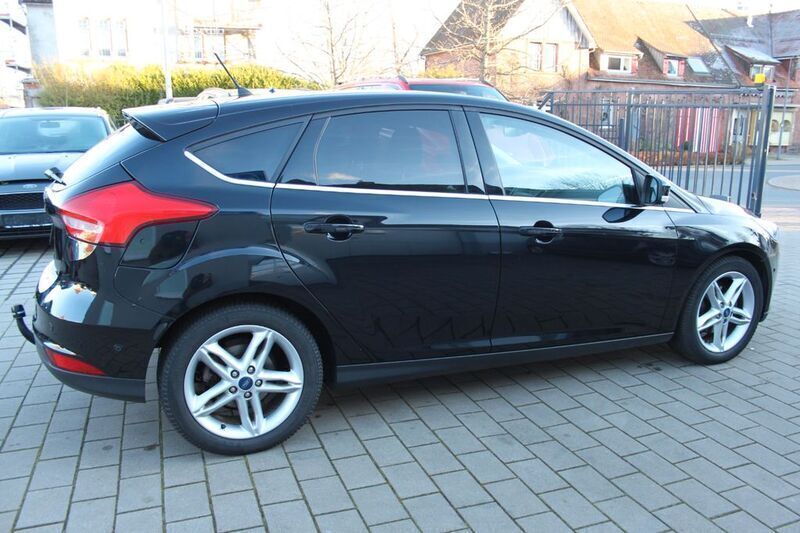 Gebraucht Ford Focus Titanium 125 PS (91 kW) 2018 Schwarz Limousine
