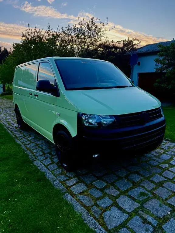 Gebraucht VW Transporter 179 PS (131 kW) 2015 Grün Van