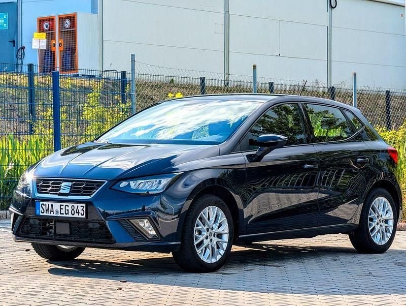 Blau Gebraucht 2022 Seat Ibiza FR Limousine | 11.990 € (Superpreis) - Bild 1/4