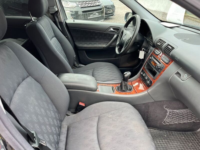 Gebraucht Mercedes C180 143 PS (105 kW) 2003 Schwarz Kombi