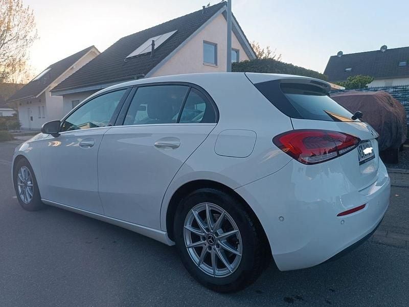Usata Mercedes A200 163 CV (119 kW) 2018 Bianco Berlina