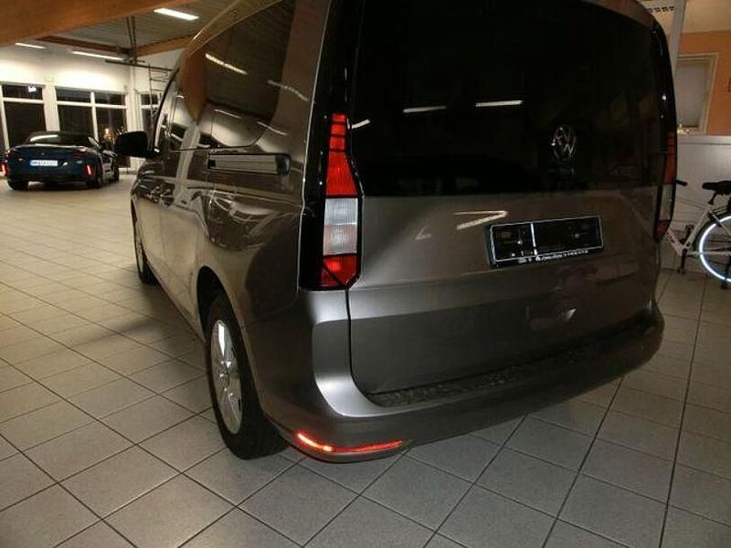 Gebraucht VW Caddy Basis 102 PS (75 kW) 2024 Beige Van / Kleinbus