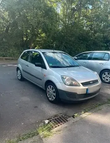Gebraucht Ford Fiesta 60 PS (44 kW) 2006 Silber Kleinwagen