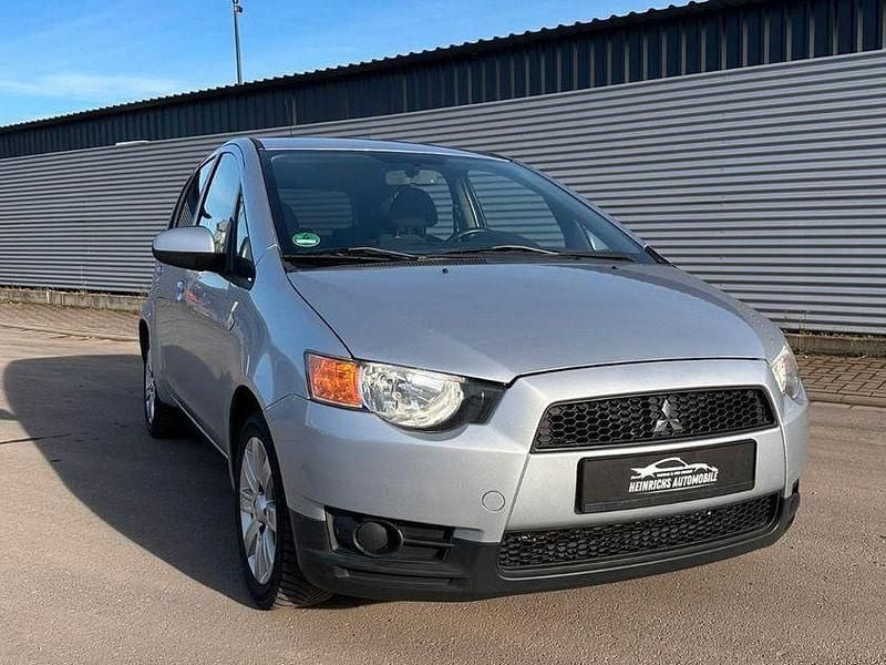 Silber Gebraucht 2011 Mitsubishi Colt Invite Kleinwagen | 3.999 € (Guter Preis) - Bild 1/4