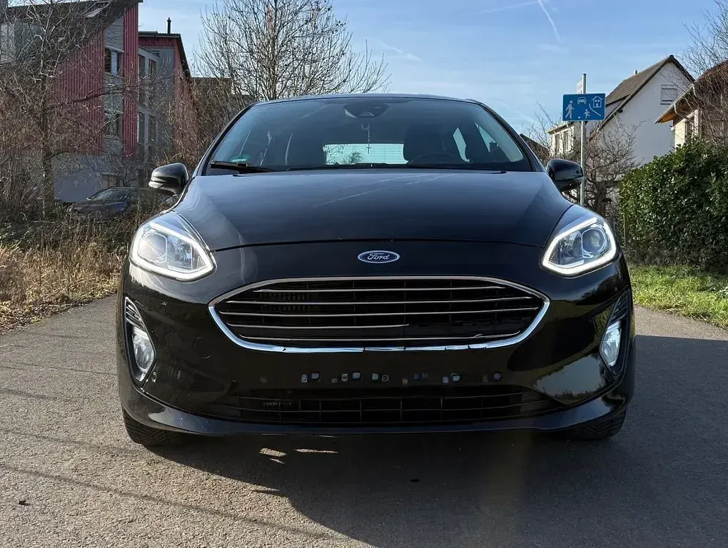 Gebraucht Ford Fiesta Titanium 101 PS (74 kW) 2018 Schwarz Kleinwagen