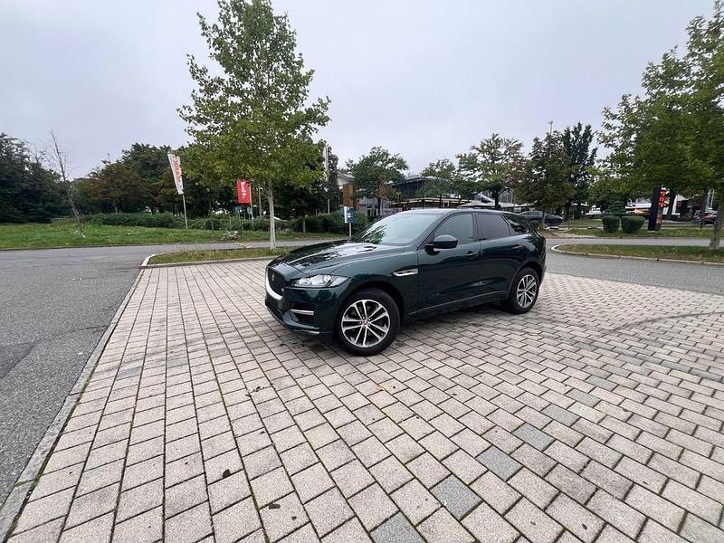 Grün Gebraucht 2016 Jaguar F-Pace R-Sport SUV | 15.800 € (Teuer) - Bild 1/4