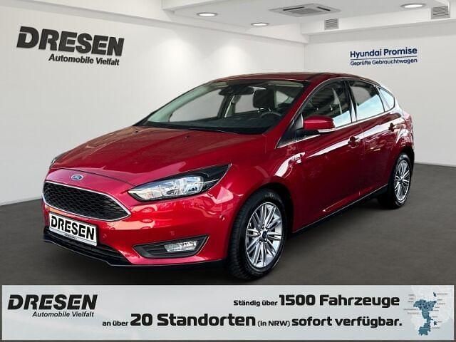 Gebraucht Ford Focus Cool & Connect 101 PS (74 kW) 2018 Rot Limousine