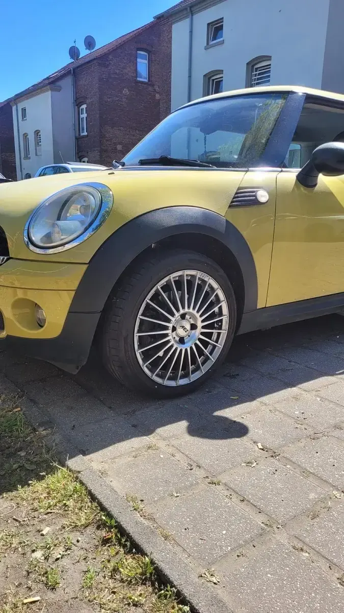 Usata Mini Cooper 98 CV (72 kW) 2010 Giallo Utilitaria