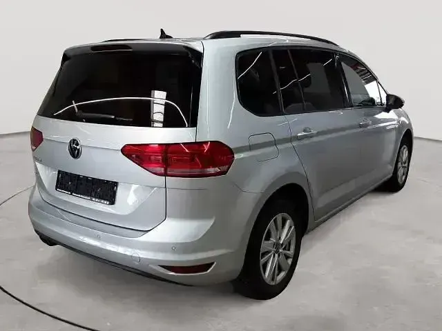 Gebraucht VW Touran Comfortline 150 PS (110 kW) 2021 Silber Van / Kleinbus