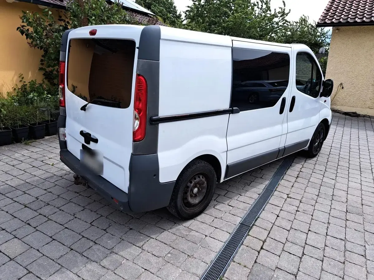 Używany Opel Vivaro 172 KM (126 kW) 2009 Biały Minivan