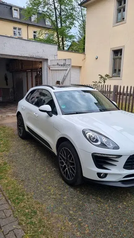 Gebraucht Porsche Macan 252 PS (185 kW) 2018 Weiß SUV