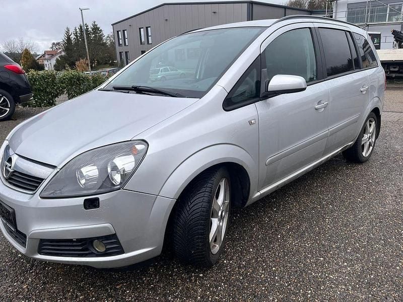 Gebraucht Opel Zafira Edition 140 PS (102 kW) 2008 Silber Van / Kleinbus