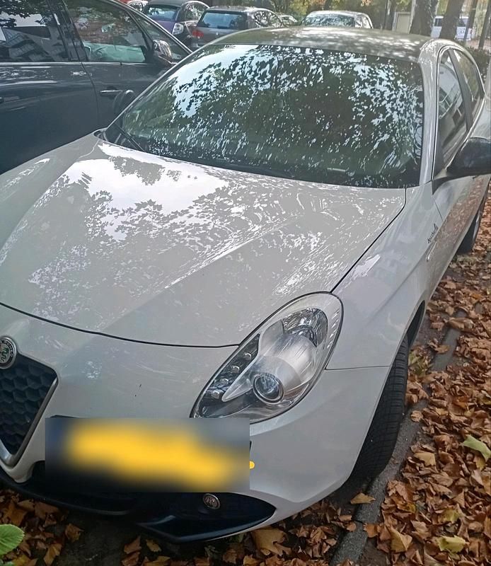 Gebraucht Alfa Romeo Giulietta 105 PS (77 kW) 2011 Weiß Kleinwagen