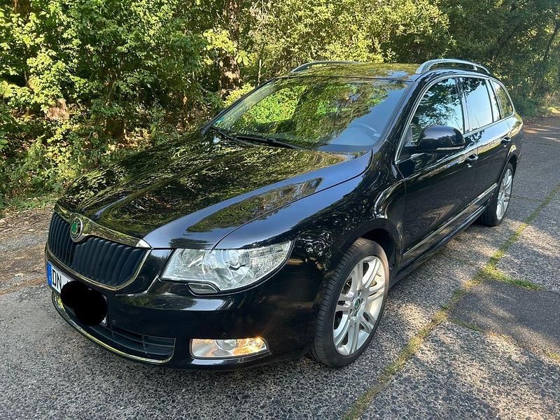 Schwarz Gebraucht 2011 Skoda Superb Elegance Kombi | 7.000 € (Teuer) - Bild 1/4