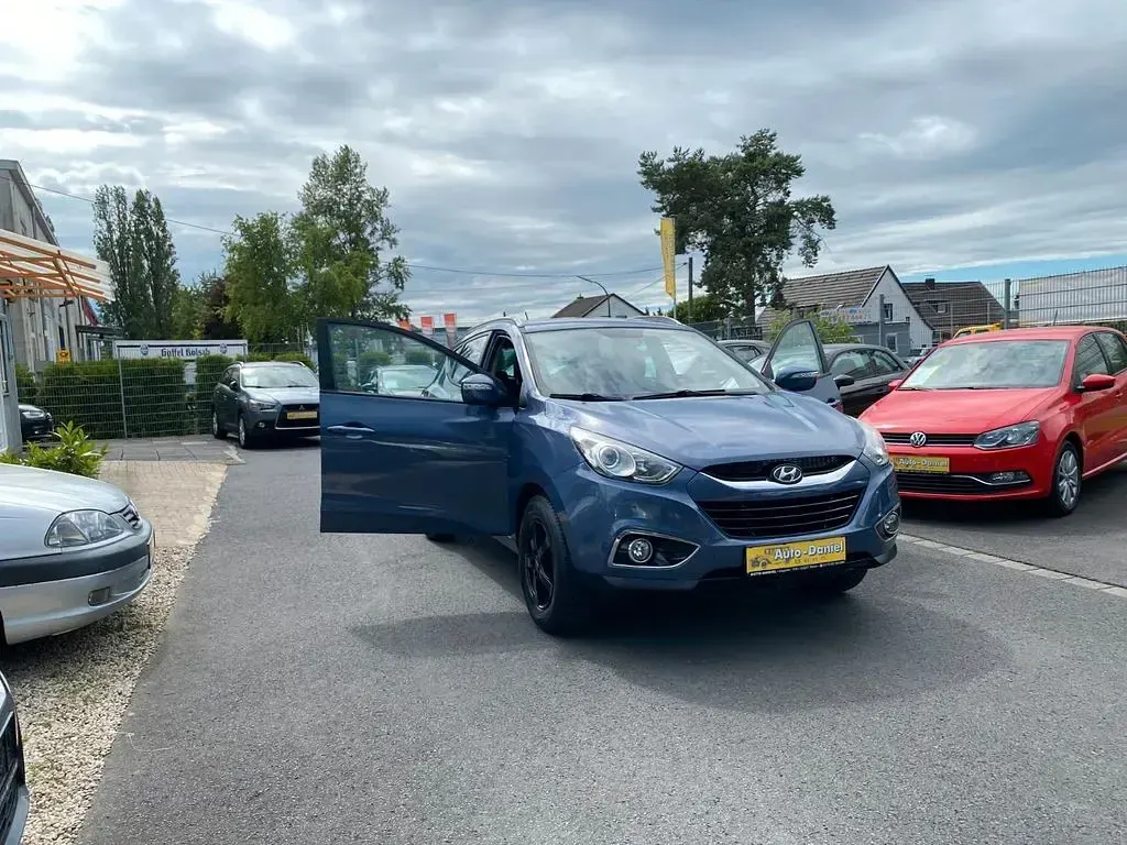 Gebraucht Hyundai ix35 135 PS (99 kW) 2012 Blau SUV