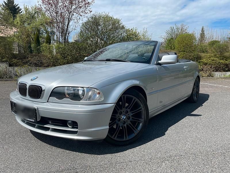 Silber Gebraucht 2001 BMW 320 Cabriolet Sport Line Cabrio | 8.799 € (Fairer Preis) - Bild 1/4