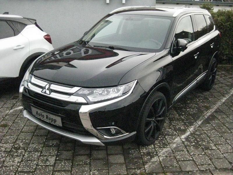 Schwarz Gebraucht 2017 Mitsubishi Outlander Edition SUV | 16.840 € (Fairer Preis) - Bild 1/4