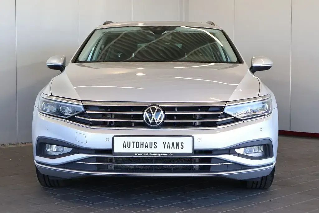 Gebraucht VW Passat Business 200 PS (147 kW) 2022 Silber Kombi