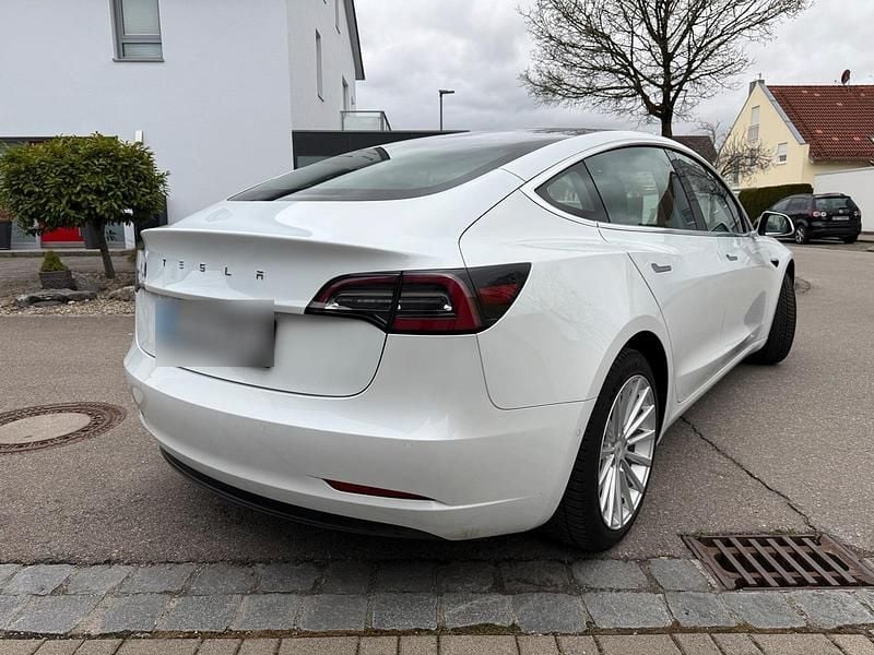 Gebraucht Tesla Model 3 Standard Range 239 kW (325 PS) 2020 Weiß Limousine