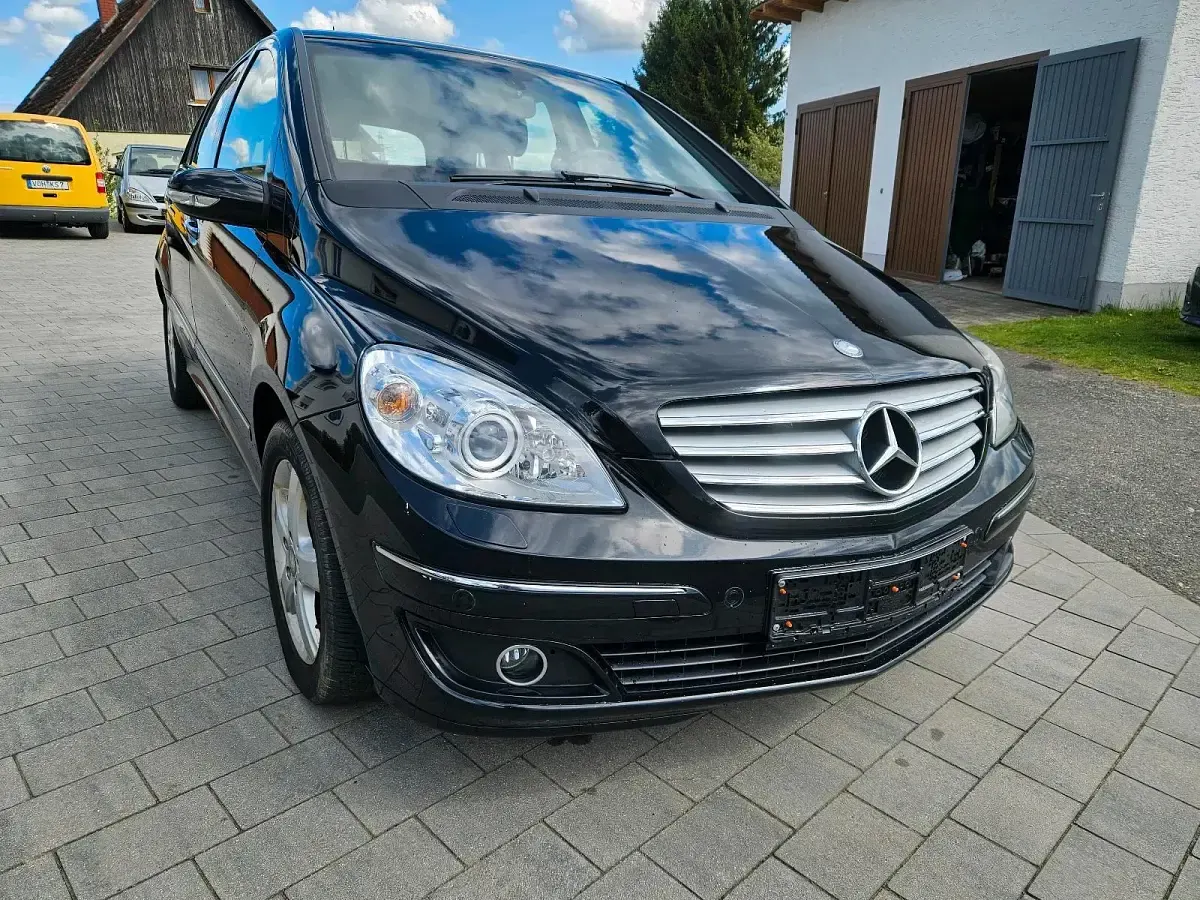 Gebraucht Mercedes B200 193 PS (141 kW) 2008 Blau Van / Kleinbus