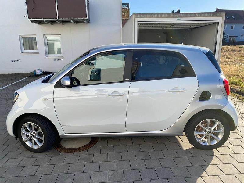 Gebraucht Smart ForFour Passion 90 PS (66 kW) 2015 Weiß Kleinwagen
