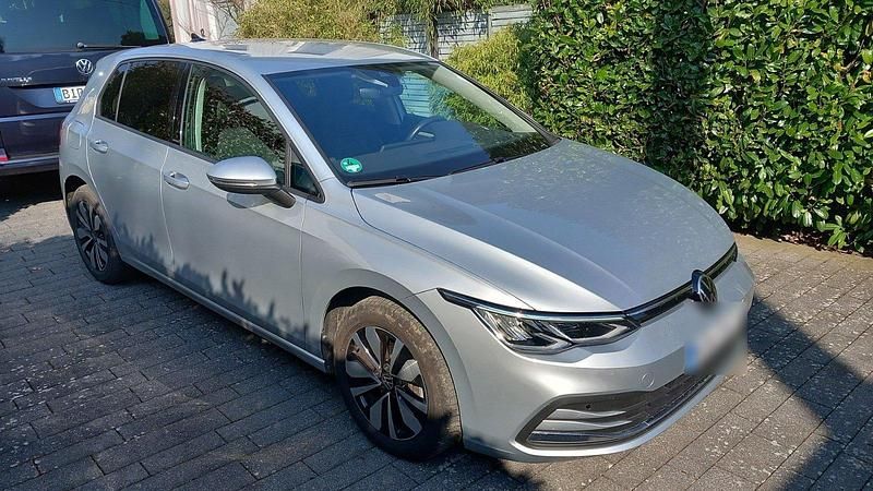 Gebraucht VW Golf VIII Move 131 PS (96 kW) 2023 Silber Limousine