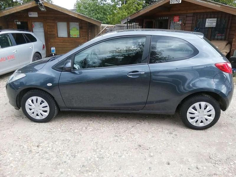 Gebraucht Mazda 2 Inclusive 75 PS (55 kW) 2010 Grau Kleinwagen