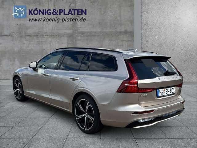 Gebraucht Volvo V60 145 PS (106 kW) 2024 Kombi