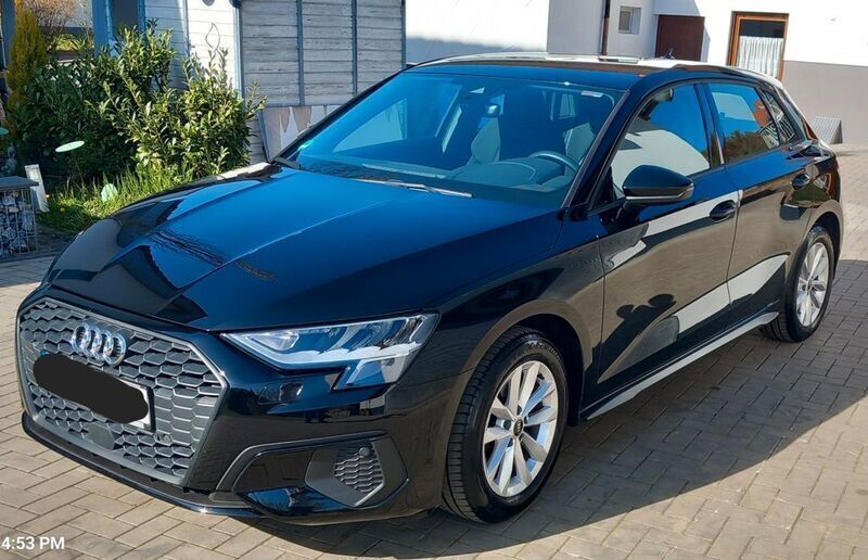 Schwarz Gebraucht 2022 Audi A3 Sportback Sport Limousine | 22.499 € (Superpreis) - Bild 1/4