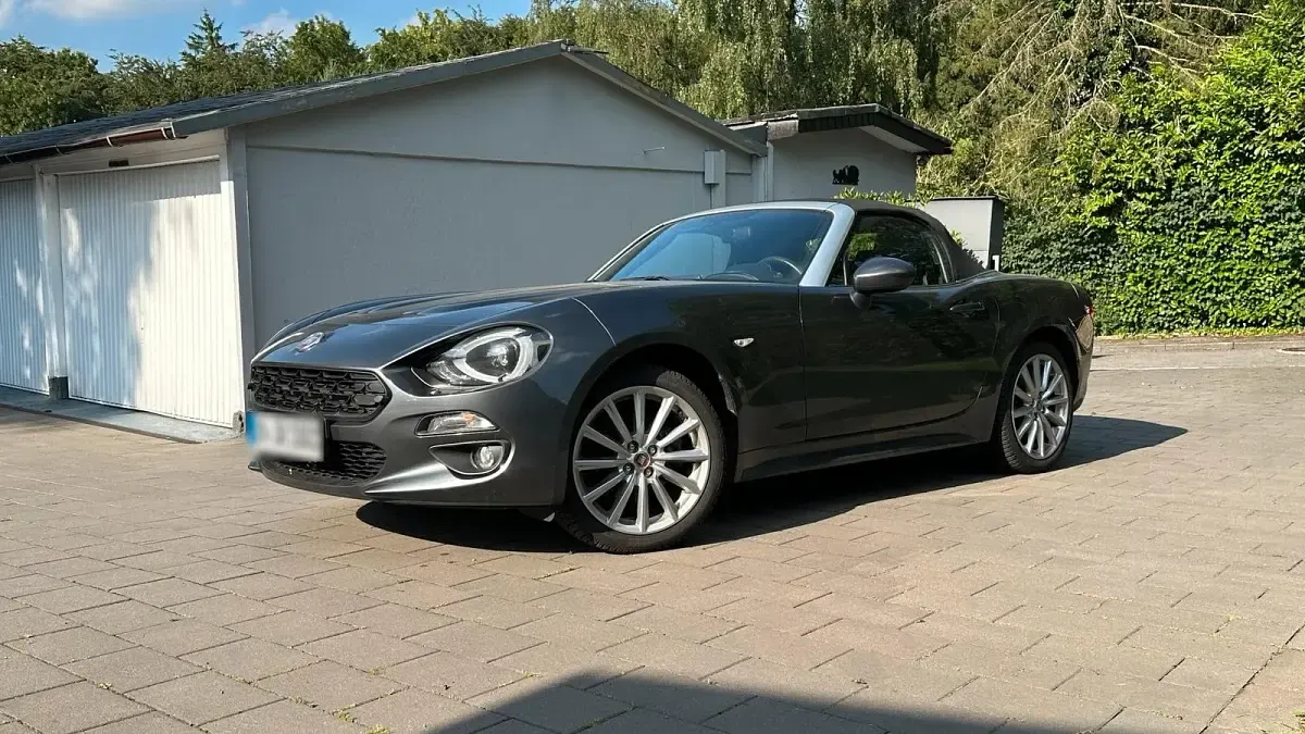 Gebraucht Fiat 124 Spider 140 PS (102 kW) 2018 Grau Cabrio