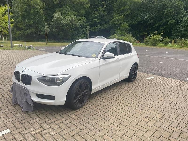 Weiß Gebraucht 2013 BMW 116 Kleinwagen | 5.990 € (Superpreis) - Bild 1/4