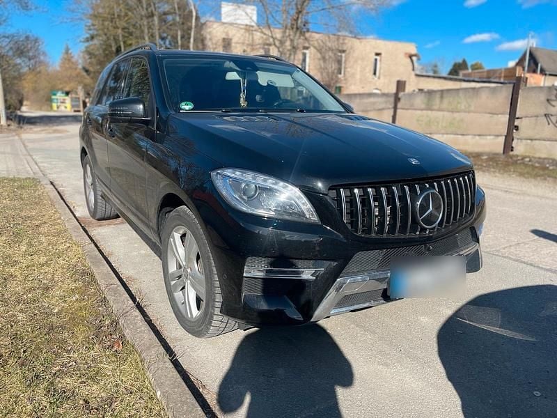 Gebraucht Mercedes ML350 258 PS (189 kW) 2013 Schwarz SUV