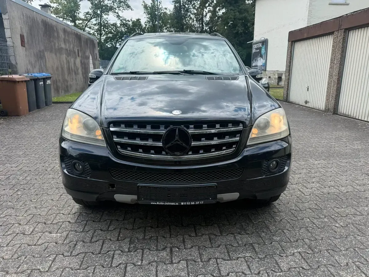 Gebraucht Mercedes ML280 190 PS (139 kW) 2008 Schwarz SUV