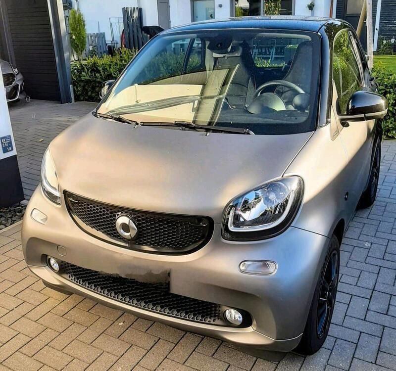 Grau Gebraucht 2016 Smart ForTwo Coupé Kleinwagen | 6.500 € (Fairer Preis) - Bild 1/4
