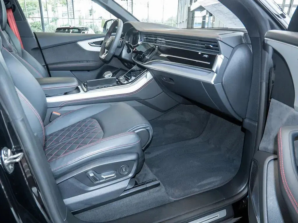 Gebraucht Audi Q8 S-Line 286 PS (210 kW) 2025 Mythosschwarz metallic SUV