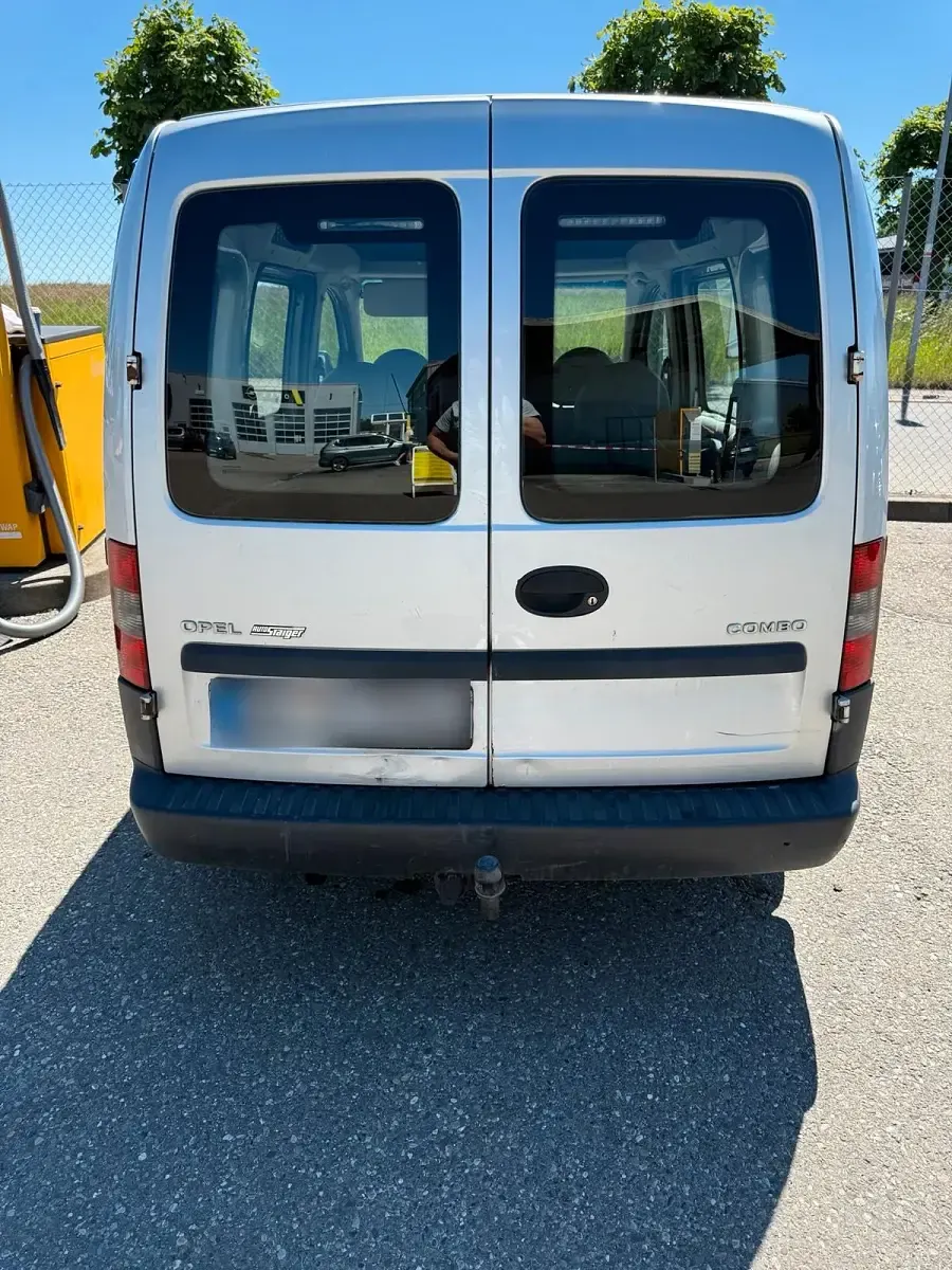Gebraucht Opel Combo 87 PS (63 kW) 2003 Silber Van / Kleinbus