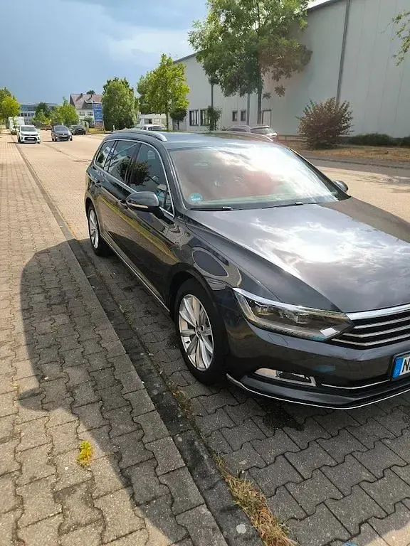 Gebraucht VW Passat Highline 190 PS (139 kW) 2018 Grau Kombi